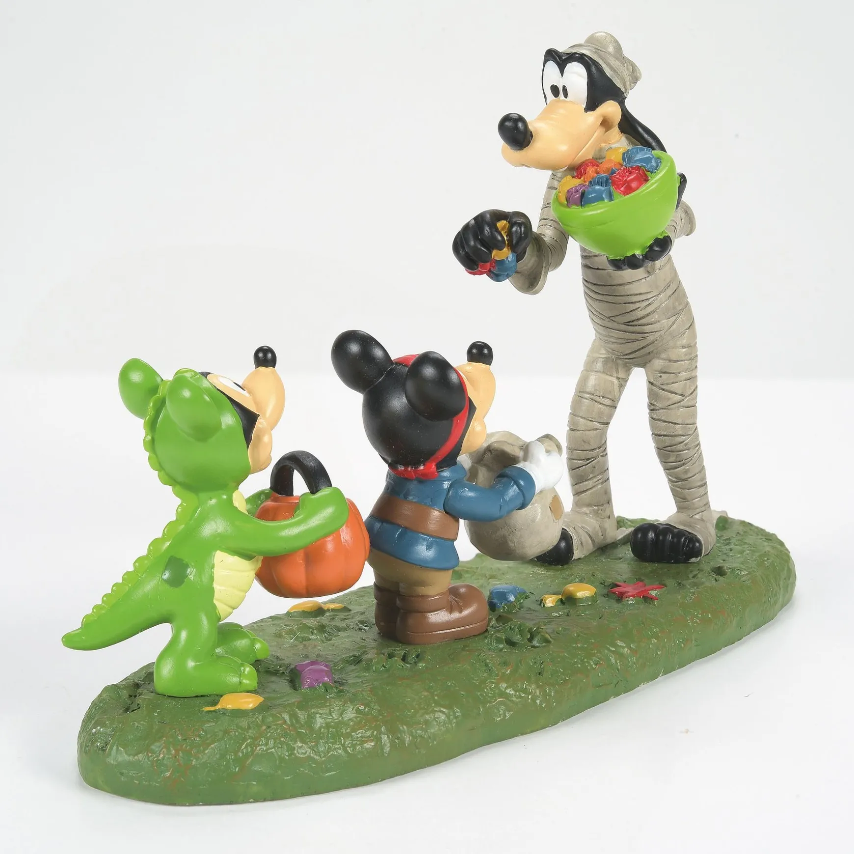 Halloween Treats From Goofy